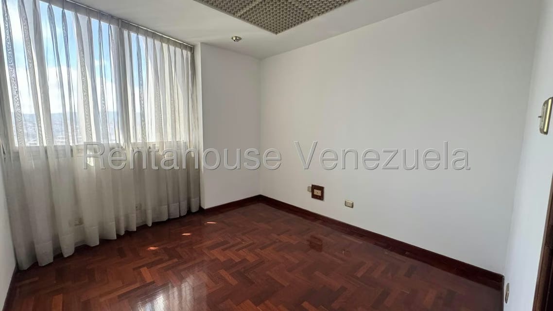 Comercial (Local Comercial) en Venta en Parroquia Catedral, Distrito Metropolitano - 15
