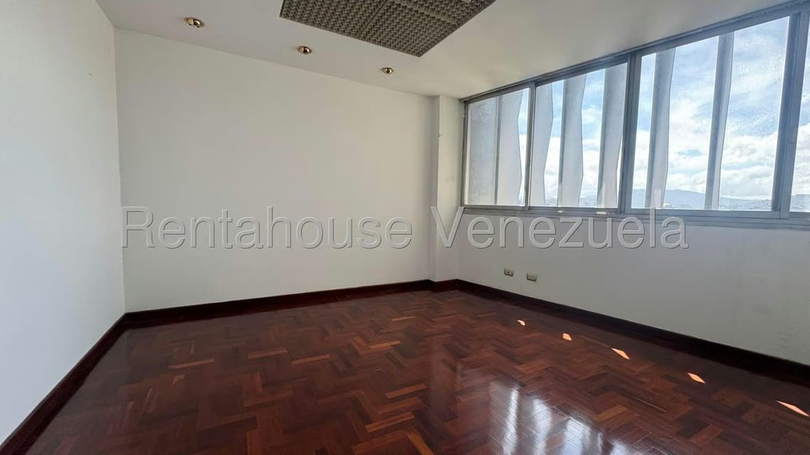 Comercial (Local Comercial) en Venta en Parroquia Catedral, Distrito Metropolitano - 16