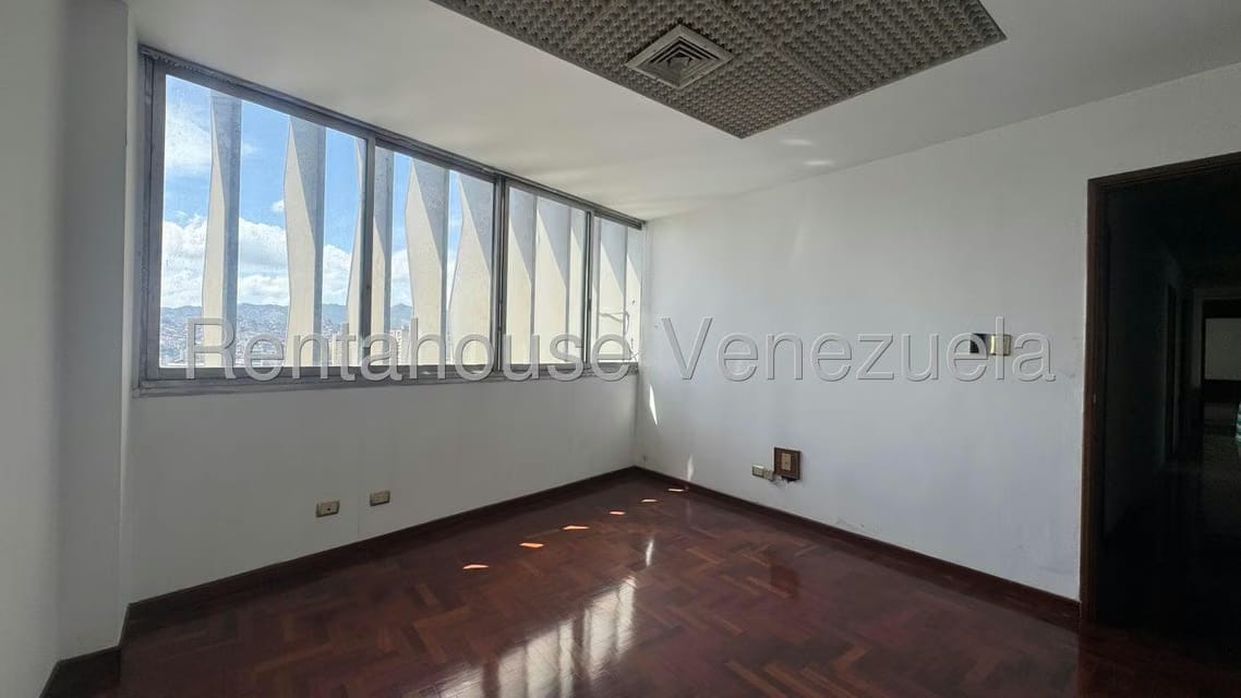 Comercial (Local Comercial) en Venta en Parroquia Catedral, Distrito Metropolitano - 18