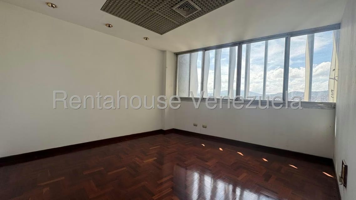 Comercial (Local Comercial) en Venta en Parroquia Catedral, Distrito Metropolitano - 19
