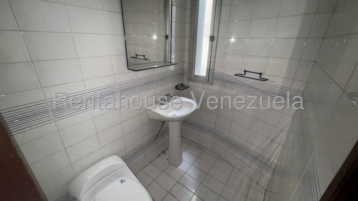 Comercial (Local Comercial) en Venta en Parroquia Catedral, Distrito Metropolitano - 26