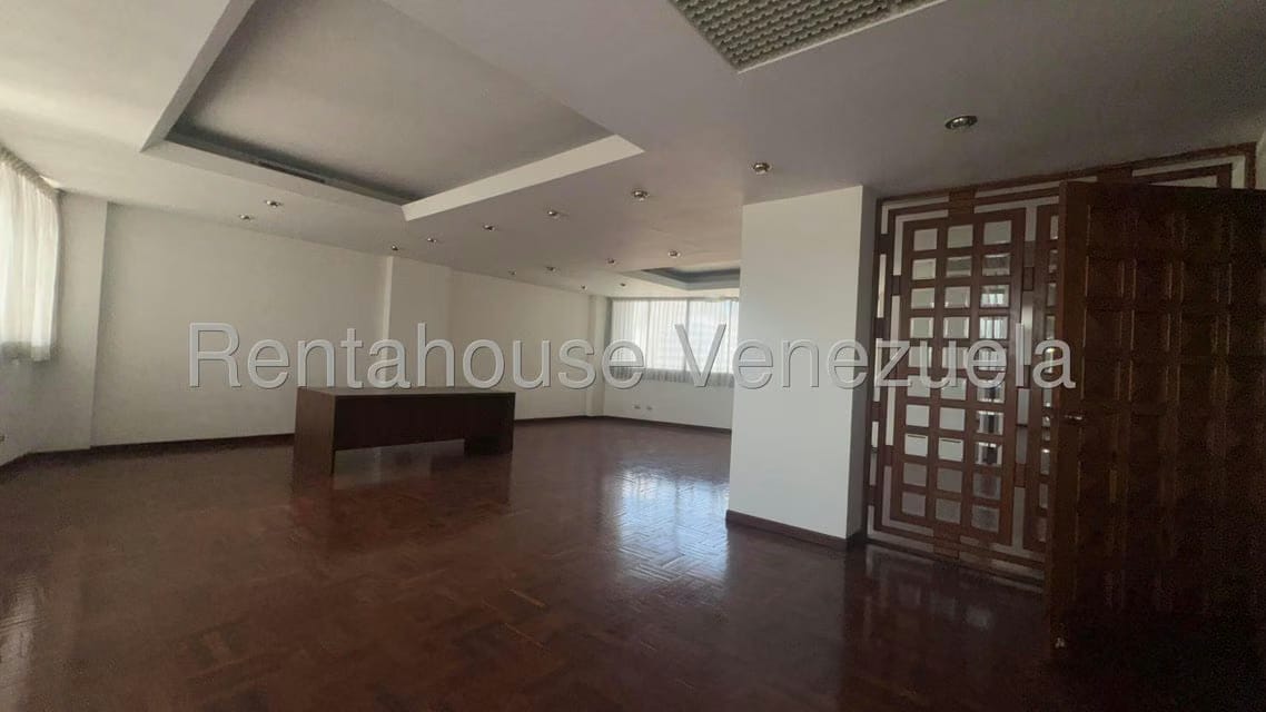 Comercial (Local Comercial) en Venta en Parroquia Catedral, Distrito Metropolitano - 33