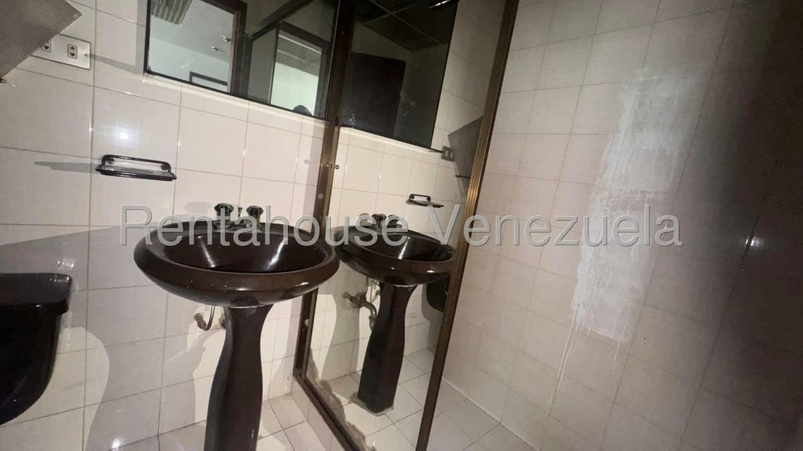 Comercial (Local Comercial) en Venta en Parroquia Catedral, Distrito Metropolitano - 47