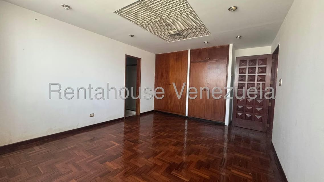 Comercial (Local Comercial) en Venta en Parroquia Catedral, Distrito Metropolitano - 50