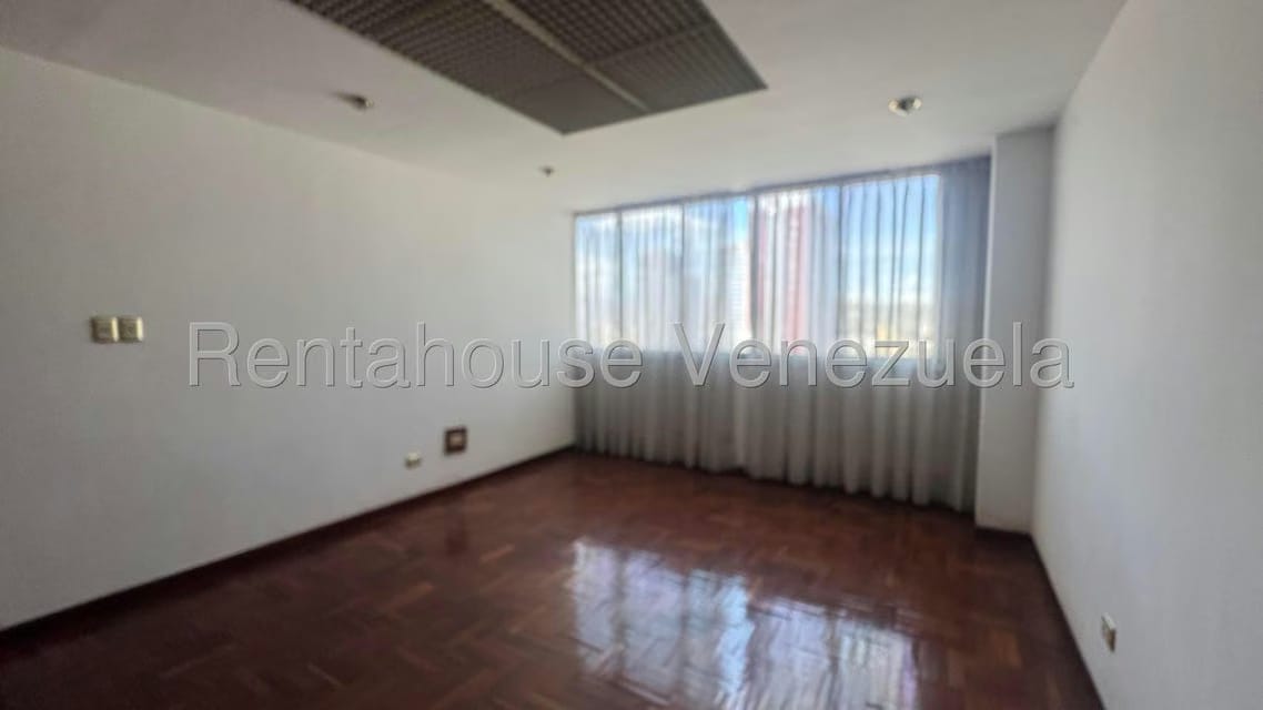 Comercial (Local Comercial) en Venta en Parroquia Catedral, Distrito Metropolitano - 52