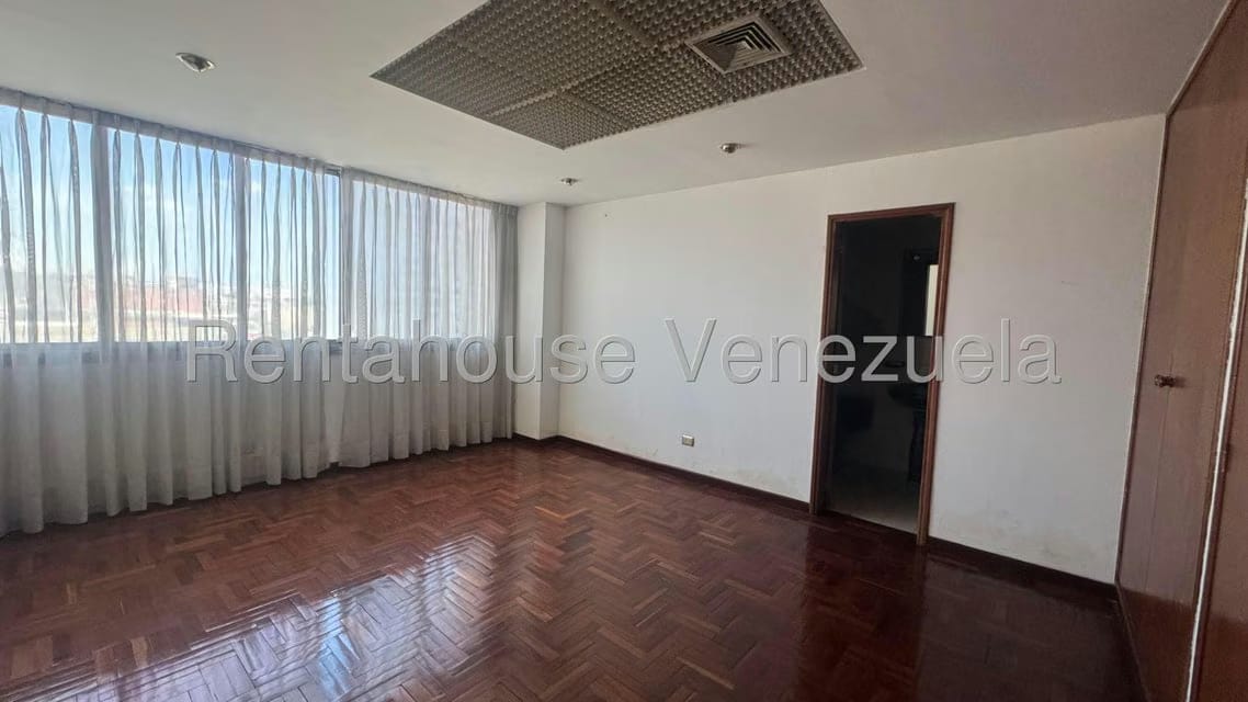Comercial (Local Comercial) en Venta en Parroquia Catedral, Distrito Metropolitano - 53
