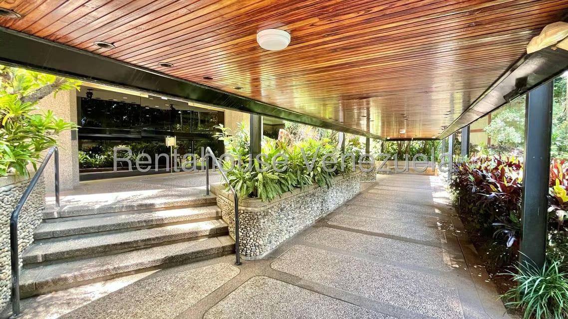 Apartamento (1 Nivel) en Venta en La Campiña, Distrito Metropolitano - 2