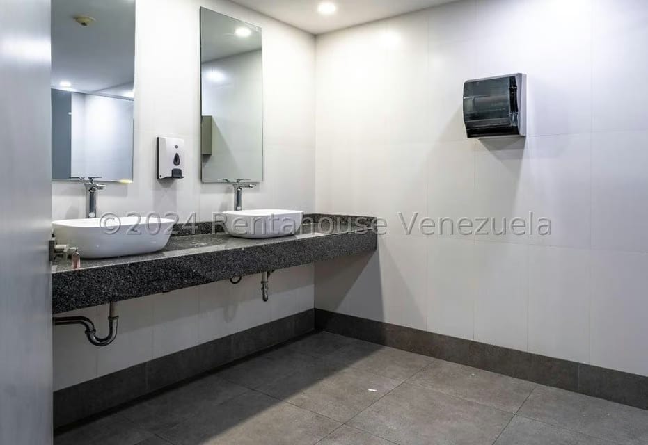 Comercial (Oficina) en Venta en El Rosal, Distrito Metropolitano - 24