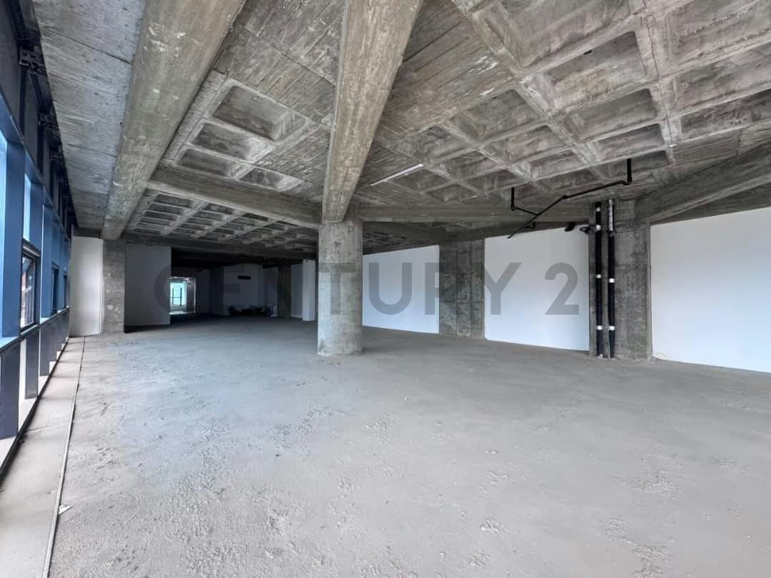 Oportunidad unica en las mercedes, oficina en venta - 2