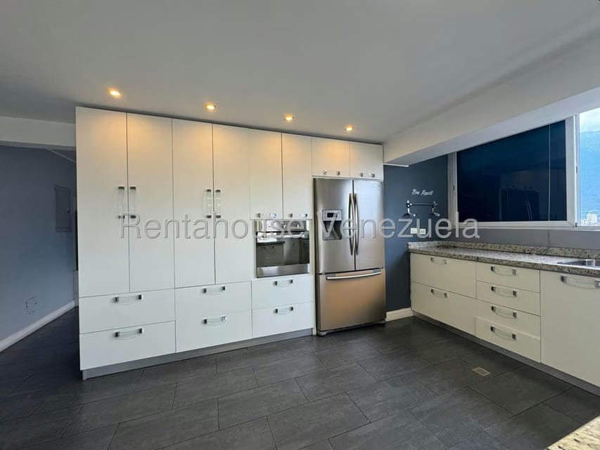 Apartamento (1 Nivel) en Venta en Colinas de Bello Monte, Distrito Metropolitano - 2
