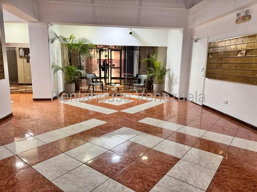 Apartamento (1 Nivel) en Venta en Colinas de Bello Monte, Distrito Metropolitano - 36