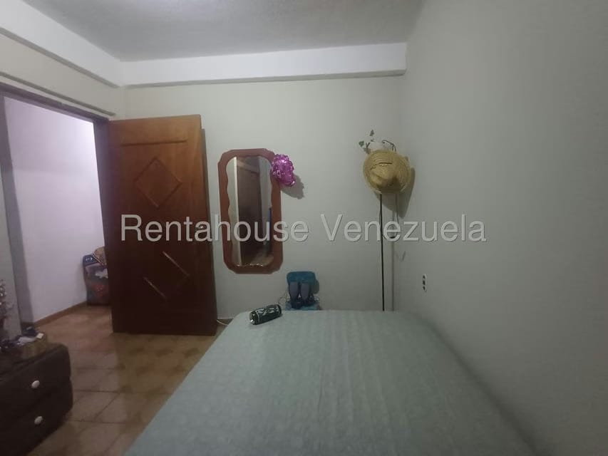 Casa (Multipes Niveles) en Venta en Catia, Distrito Metropolitano - 27