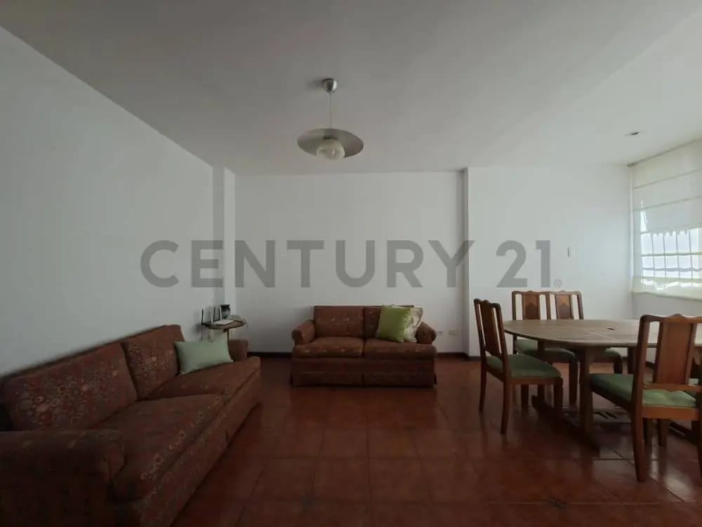 Alquiler de apartamento de 52 m² en Los Palos Grandes. ¡Ubicación insuperable!"