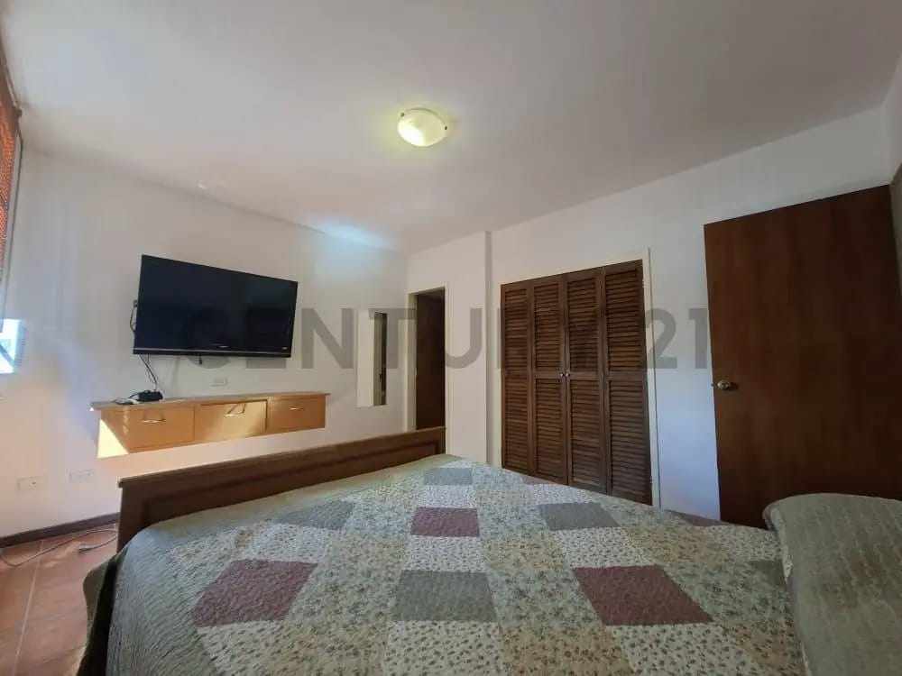 Alquiler de apartamento de 52 m² en Los Palos Grandes. ¡Ubicación insuperable!" - 4