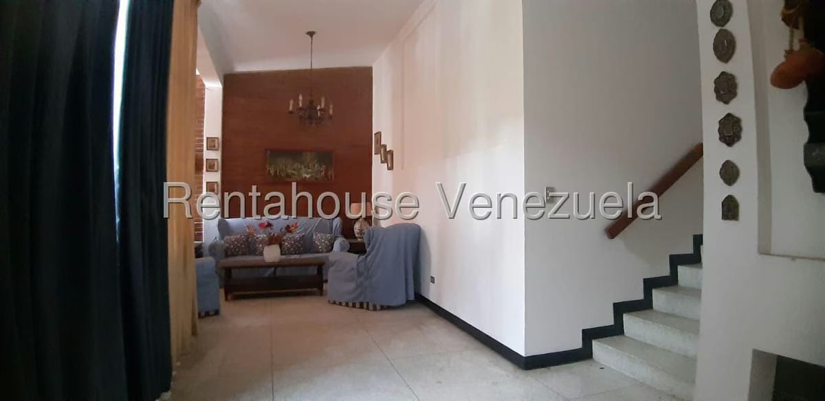 Casa (Multipes Niveles) en Venta en Santa Sofia, Distrito Metropolitano - 2