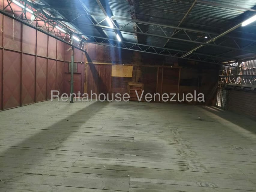 Comercial (Local Comercial) en Alquiler en La Yaguara, Distrito Metropolitano - 11