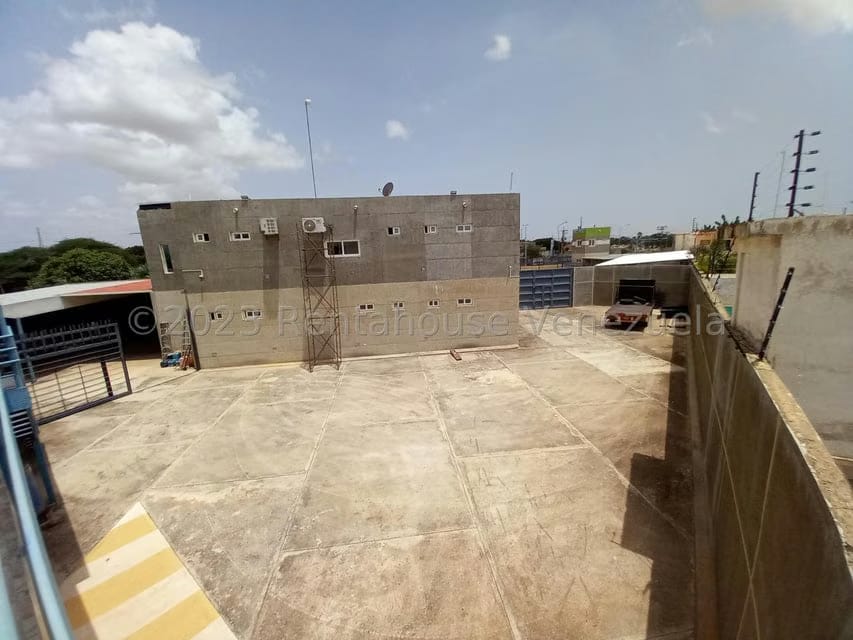 Comercial (Edificio) en Venta en Centro, Falcon - 36