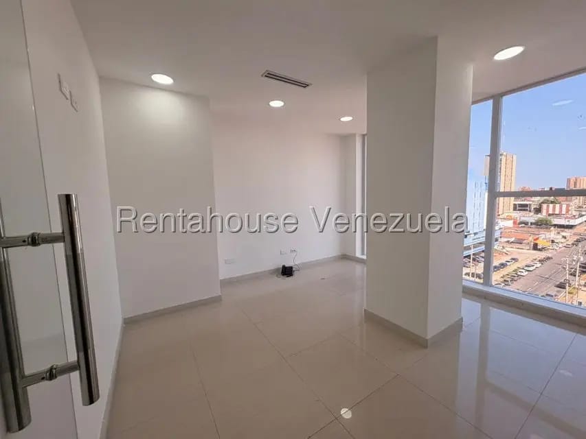 Comercial (Oficina) en Alquiler en 5 de Julio, Zulia - 11