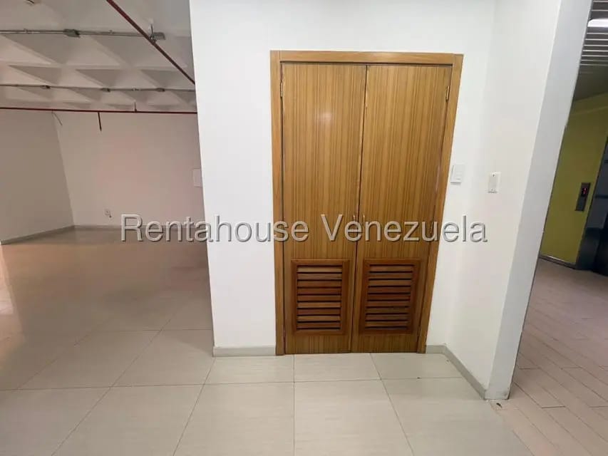 Comercial (Oficina) en Alquiler en 5 de Julio, Zulia - 10