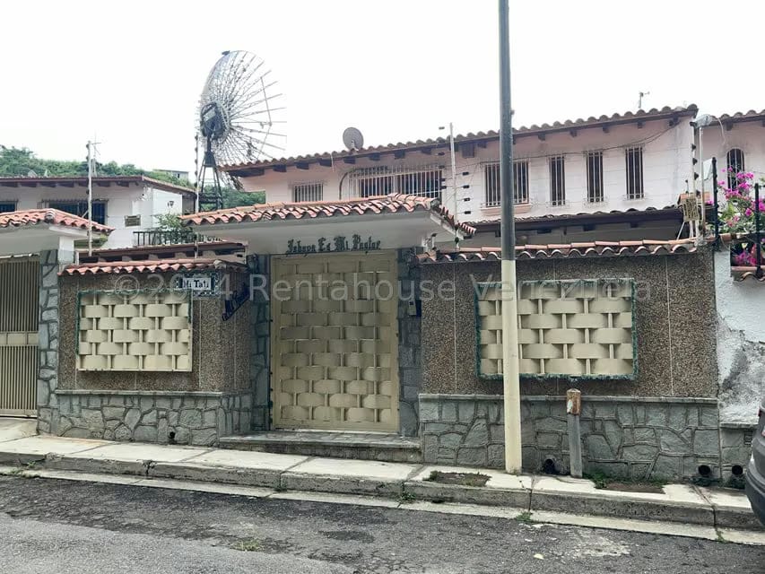 Casa (Multipes Niveles) en Venta en Colinas de Santa Monica, Distrito Metropolitano