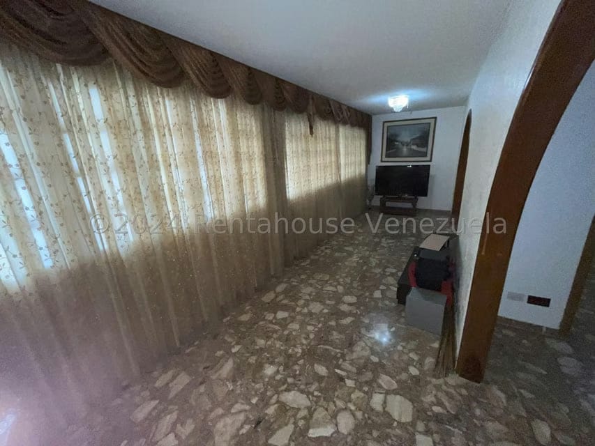 Casa (Multipes Niveles) en Venta en Colinas de Santa Monica, Distrito Metropolitano - 13