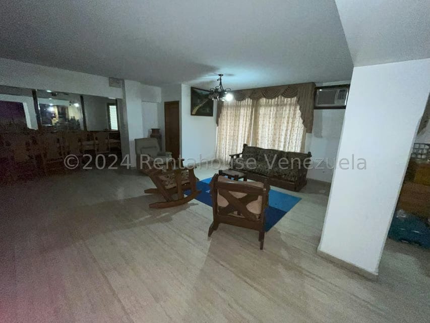 Casa (Multipes Niveles) en Venta en Colinas de Santa Monica, Distrito Metropolitano - 20