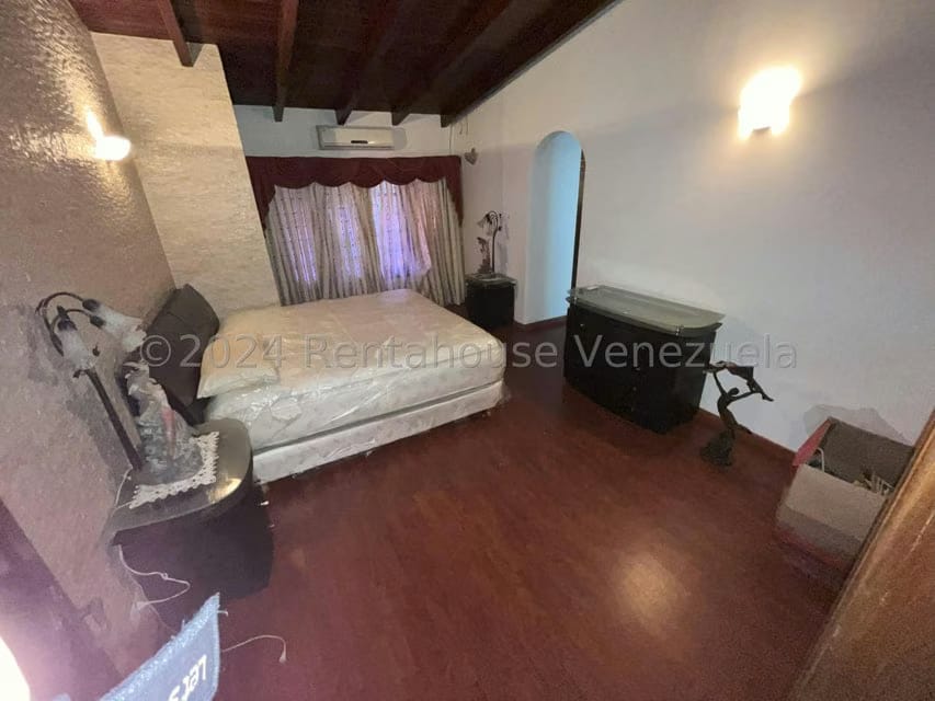 Casa (Multipes Niveles) en Venta en Colinas de Santa Monica, Distrito Metropolitano - 27
