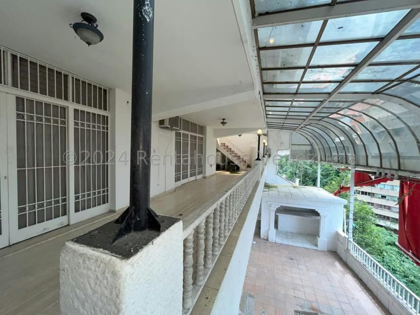 Casa (Multipes Niveles) en Venta en Colinas de Santa Monica, Distrito Metropolitano - 34