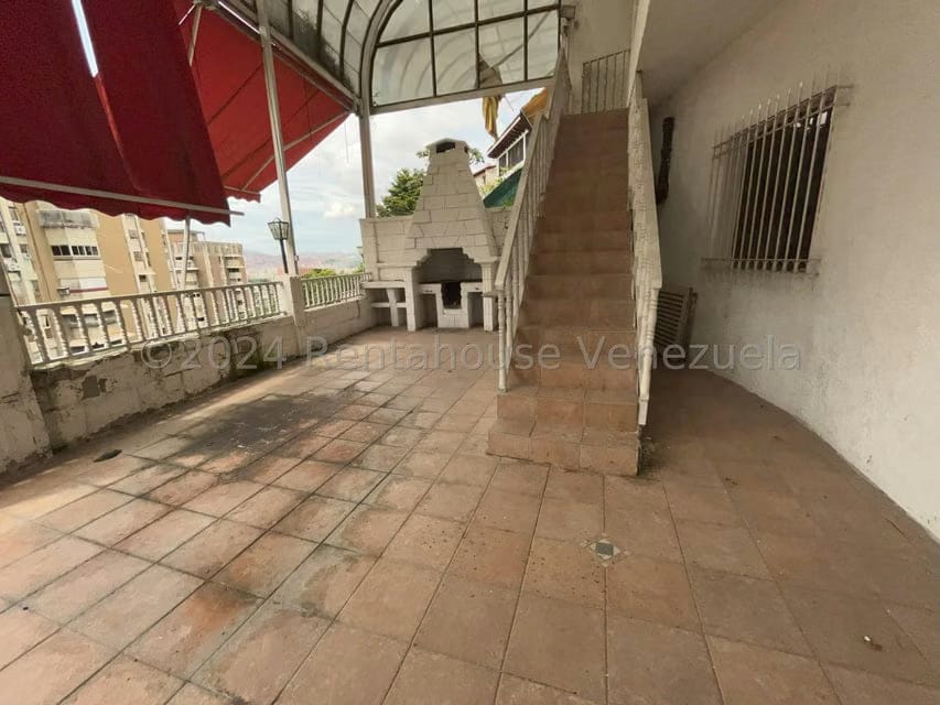 Casa (Multipes Niveles) en Venta en Colinas de Santa Monica, Distrito Metropolitano - 35