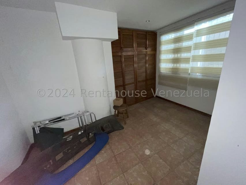 Casa (Multipes Niveles) en Venta en Colinas de Santa Monica, Distrito Metropolitano - 38