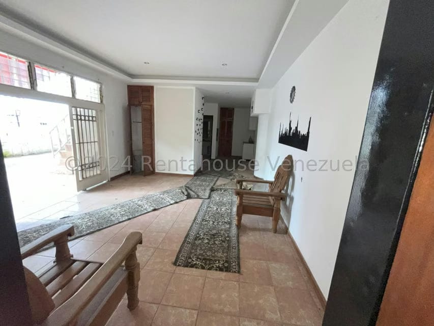 Casa (Multipes Niveles) en Venta en Colinas de Santa Monica, Distrito Metropolitano - 39