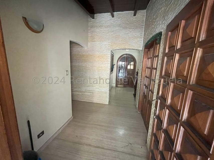 Casa (Multipes Niveles) en Venta en Colinas de Santa Monica, Distrito Metropolitano - 5