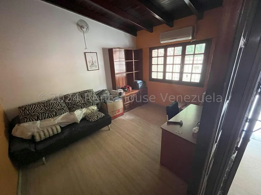 Casa (Multipes Niveles) en Venta en Colinas de Santa Monica, Distrito Metropolitano - 7