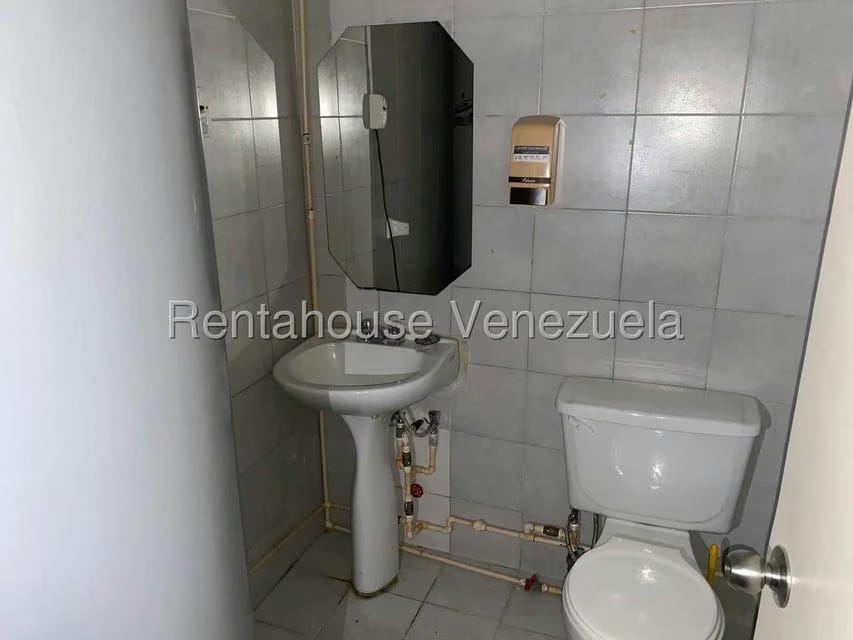 Comercial (Local Comercial) en Alquiler en Avenida El Milagro, Zulia - 13