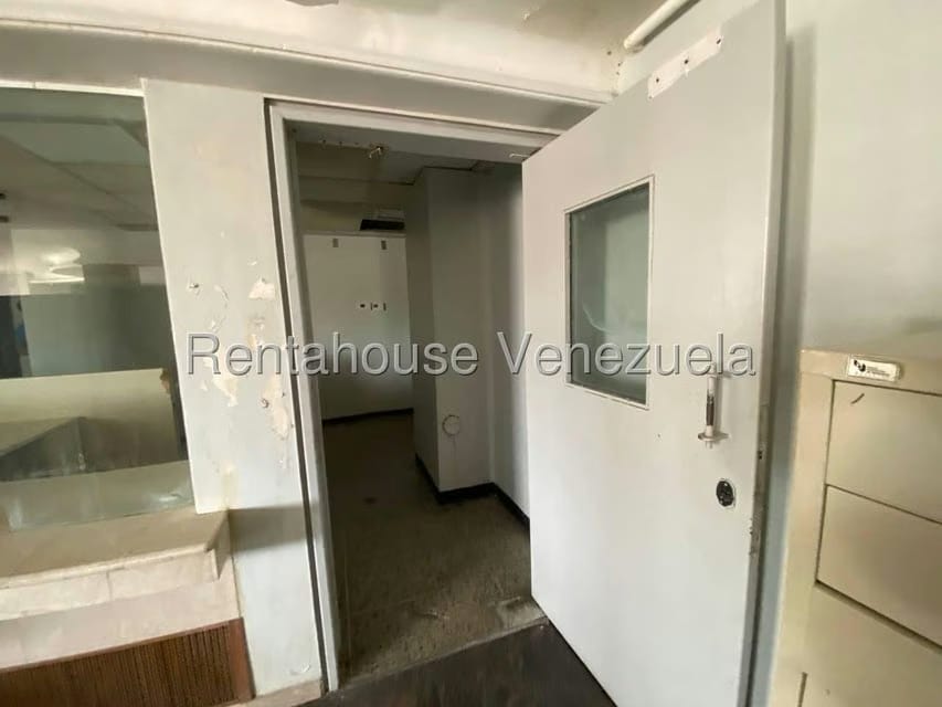 Comercial (Local Comercial) en Alquiler en Avenida El Milagro, Zulia - 15
