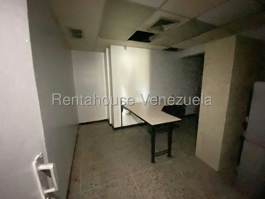 Comercial (Local Comercial) en Alquiler en Avenida El Milagro, Zulia - 4