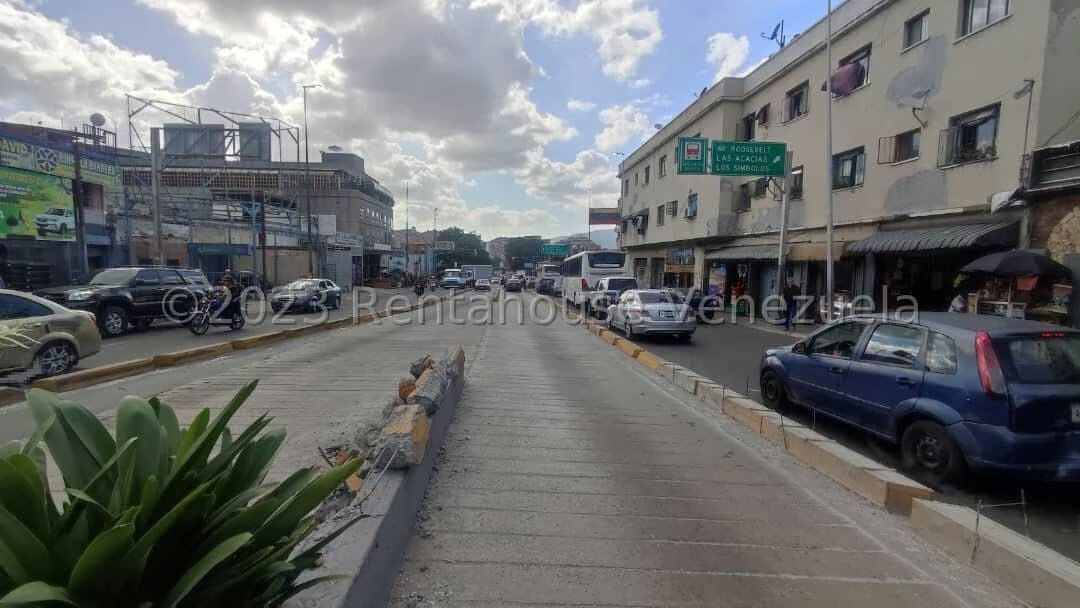 Comercial (Local Comercial) en Alquiler en Los Rosales, Distrito Metropolitano - 13