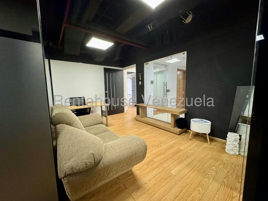 Comercial (Oficina) en Venta en Los Dos Caminos, Distrito Metropolitano - 3