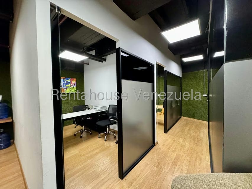 Comercial (Oficina) en Venta en Los Dos Caminos, Distrito Metropolitano - 4