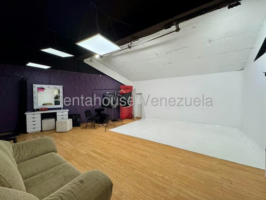 Comercial (Oficina) en Venta en Los Dos Caminos, Distrito Metropolitano - 6