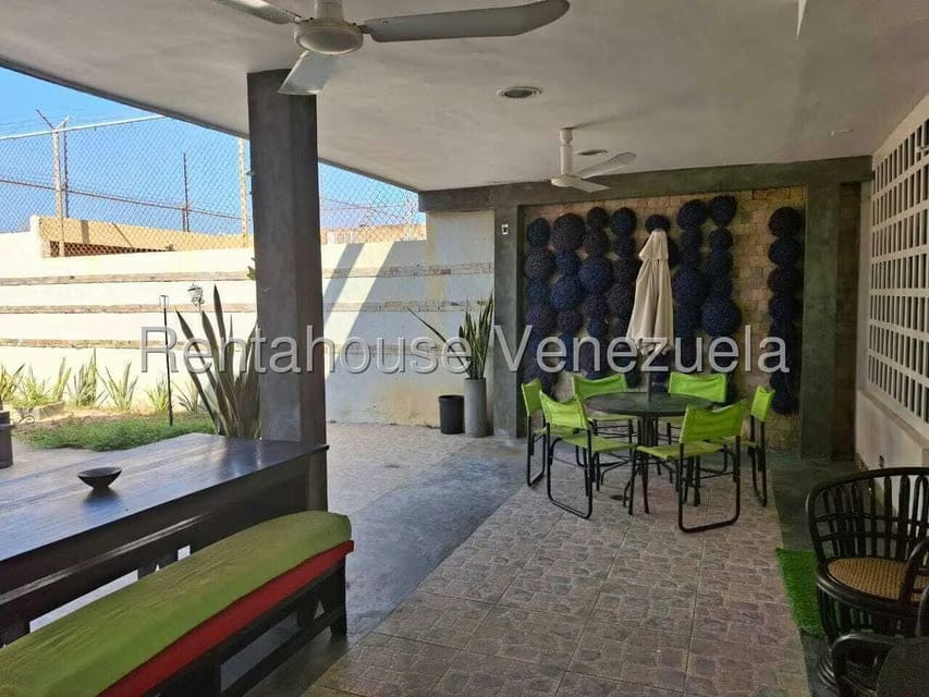 Townhouse (1 Nivel) en Venta en Lago Mar Beach, Zulia - 12