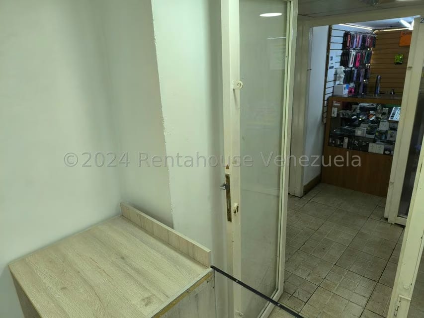 Comercial (Local Comercial) en Alquiler en Parroquia La Candelaria, Distrito Metropolitano - 2