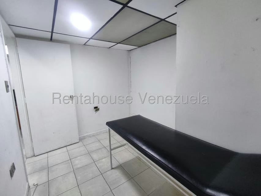 Comercial (Consultorio Medico) en Alquiler en Los Caobos, Distrito Metropolitano - 2