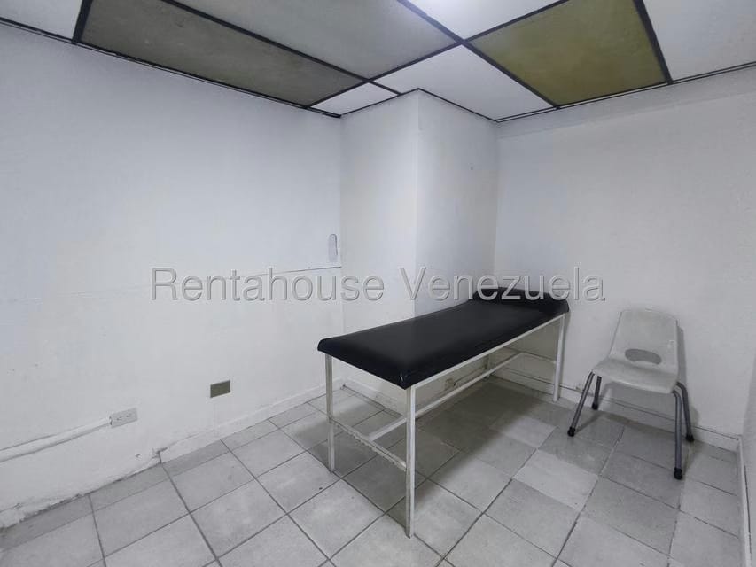 Comercial (Consultorio Medico) en Alquiler en Los Caobos, Distrito Metropolitano - 4