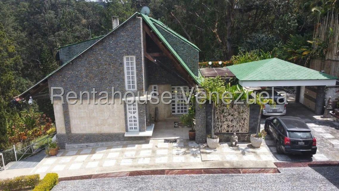 Casa (Duplex) en Venta en Los Guayabitos, Distrito Metropolitano - 2