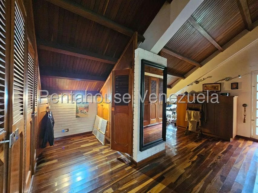 Casa (Duplex) en Venta en Los Guayabitos, Distrito Metropolitano - 33