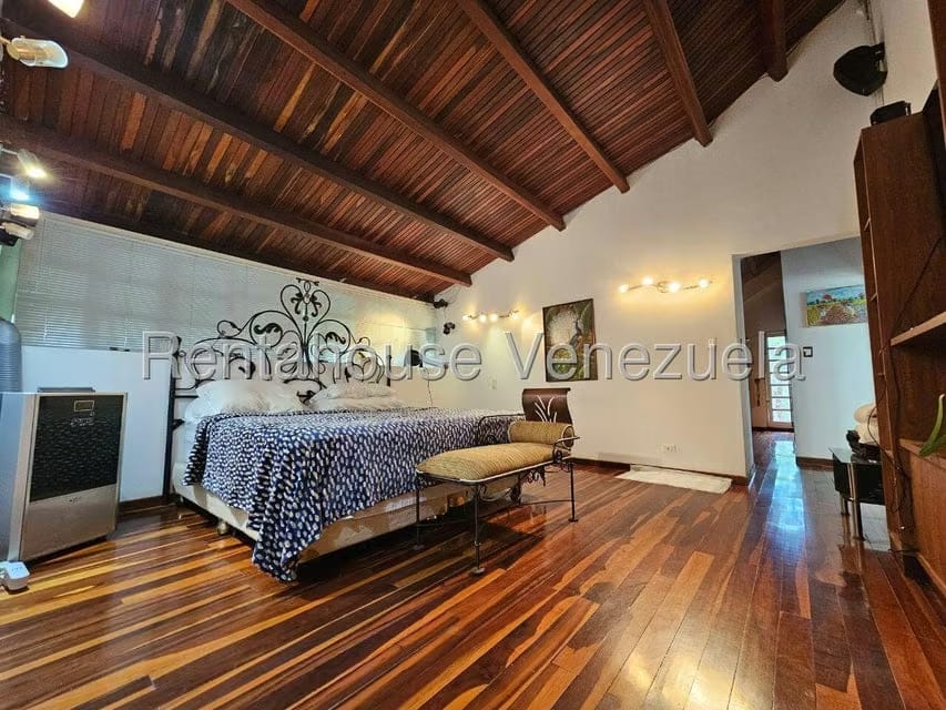Casa (Duplex) en Venta en Los Guayabitos, Distrito Metropolitano - 36