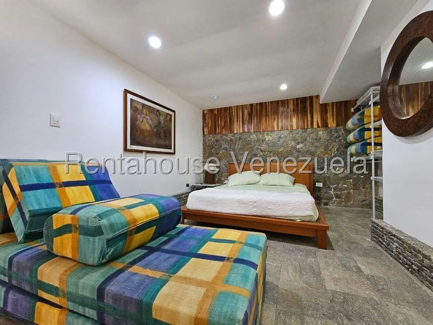 Casa (Duplex) en Venta en Los Guayabitos, Distrito Metropolitano - 37
