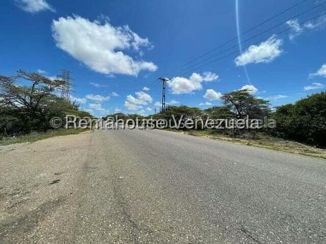 Terreno (Comercial) en Venta en Pueblo Nuevo, Falcon - 2