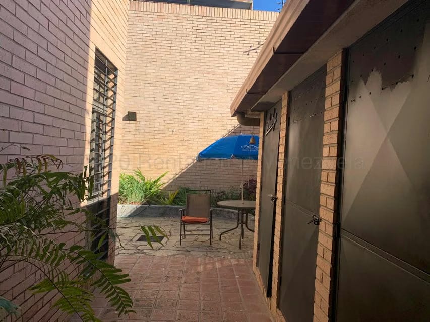 Townhouse (Duplex) en Venta en Trigal Norte, Carabobo - 38